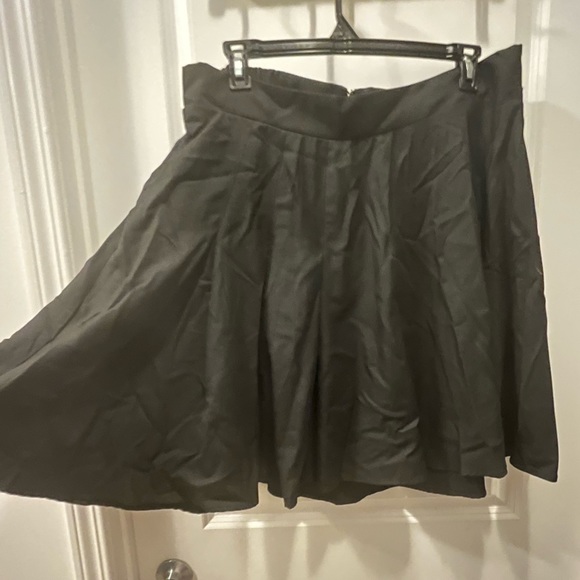 Black a line skirt - Picture 1 of 4